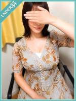 小林しおり(32)
