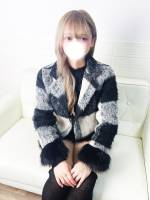 ももな(19)