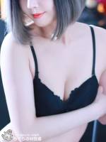 れい(28)
